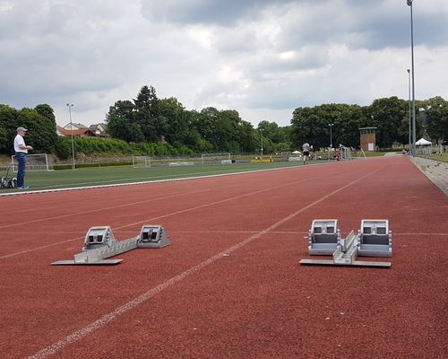 Carlayl Wenz vom SC Beerfelden qualifiziert sich über 1500m für die Deutschen Seniorenmeisterschaften