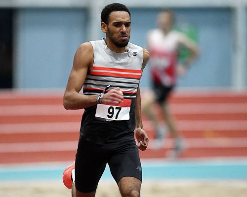 Dennis Biederbick schlägt beim "1. Indoor Meeting" des Königsteiner LV über 800 Meter den Favoriten Marc Reuther - dreifacher Eintrachtsieg auf der klassischen Mittelstrecke durch Marvin Heinrich