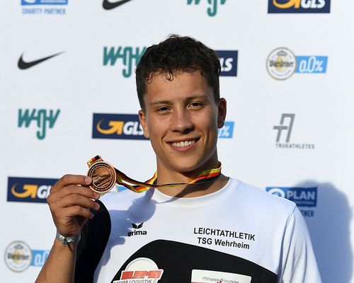 Deutsche Meisterschaften U23 in Koblenz (1. Tag): Vizemeisterschaft für Christoph Gleixner mit "SB" im Hammerwerfen - jeweils "Bronze" für Bastian Mrochen (5000 Meter) sowie Max Lehl (Stabhochsprung)