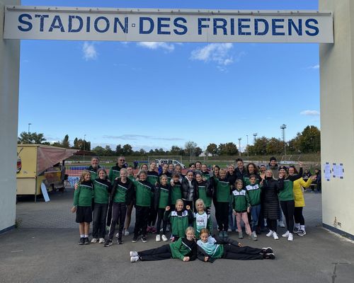 Zum Ausklang der Freiluft-Bahnsaison – 25 Leichtathleten des Hünfelder SV erfolgreich in Leipzig unterwegs