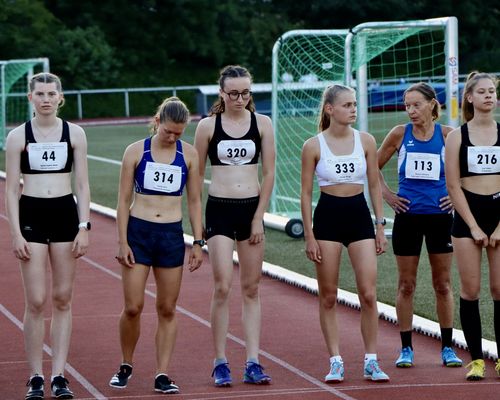 Sommersportfest in Bad Soden – Paula Ausschill (VfL Marburg) läuft 3000-Meter-Bestzeit