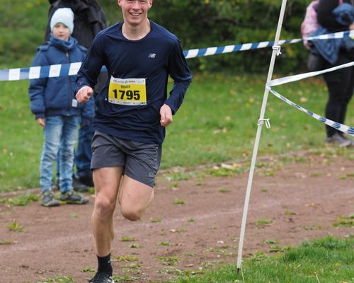 Mrochen knackt Nordhessischen 10km-Rekord der U18