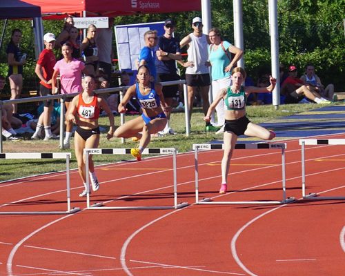 Süddeutsche Meisterschaften Aktive/U18 – Greta Ritz vom Hünfelder SV holt die Süddeutsche Vize-Meisterschaft über 400m Hürden